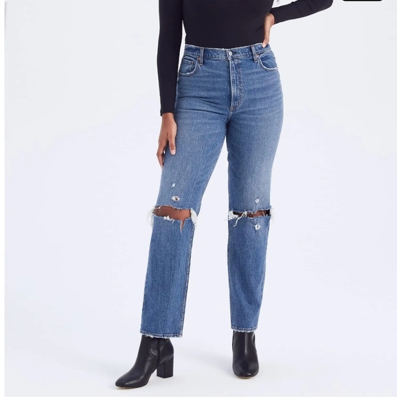 Abercrombie & Fitch Denim - Abercrombie and Fitch Ultra High Rise Straight Jean Medium Destroy 27/4 short